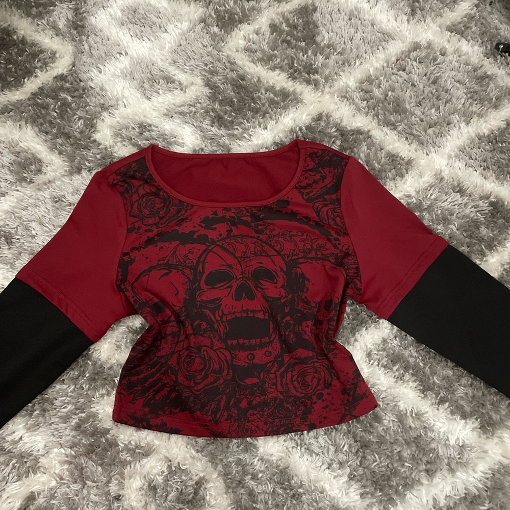 red and black long small sleeve top